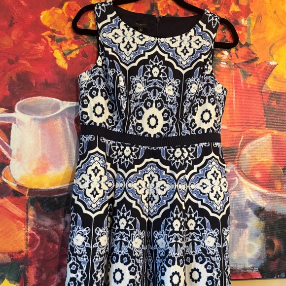 Talbots Dresses & Skirts - LOW PRICE!****TALBOTS****NWT Fully-Lined  Dress Blue/White Medallion Print -8P